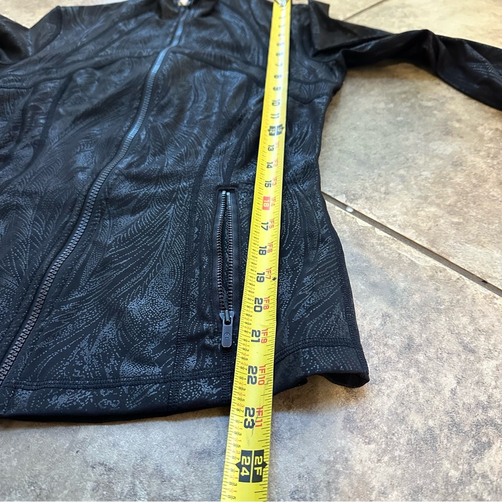 Lululemon Define Jacket Foil/Shine Printed Size 6 - Picture 11 of 11